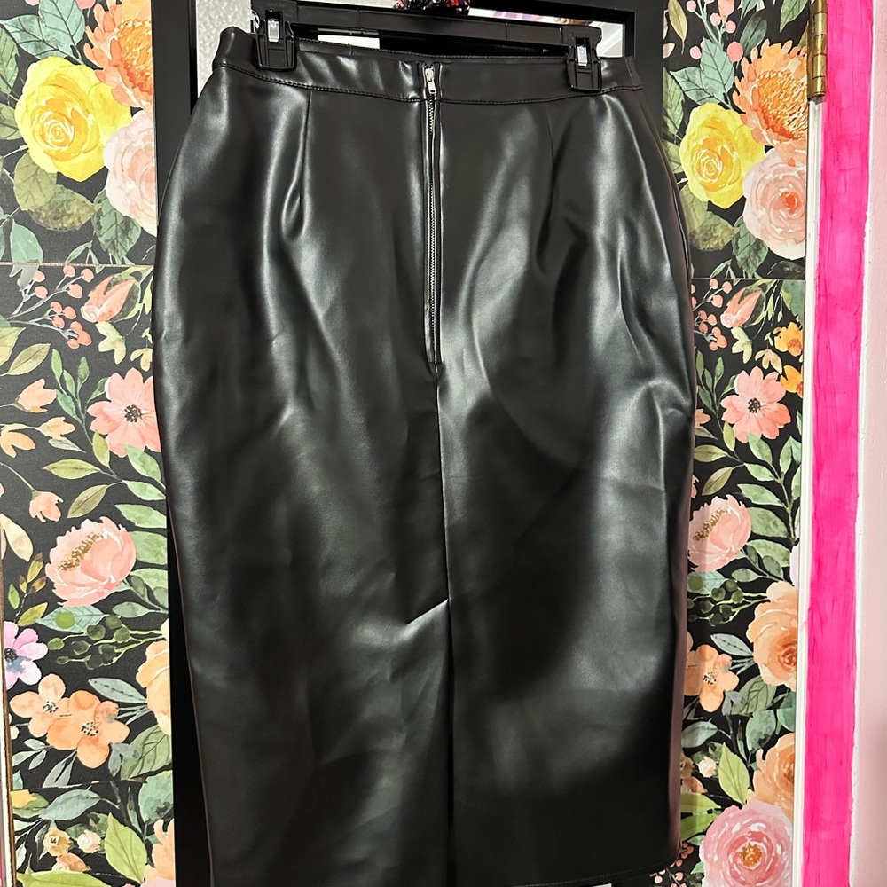 NWT Deadly Dames Faux Vegan Leather Pinup Pencil Skirt - Picture 4 of 5